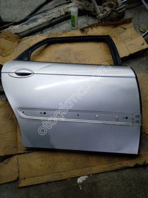 Citroen C5 sağ arka kapı