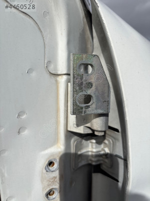 ÇIKMA PEUGEOT PARTNER BERLİNGO SAĞ ÖN KAPI MENTEŞESİ ÜST