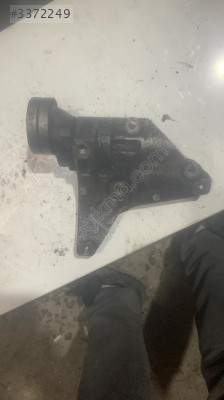03F260885 vw jetta motor kulağı