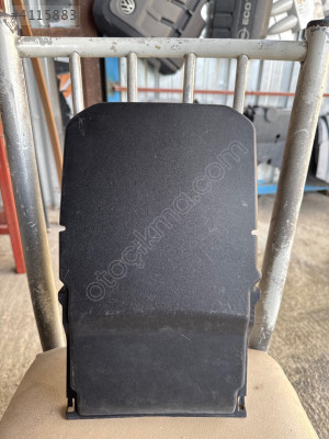 Ford Focus 2 akü üst plastik kapağı