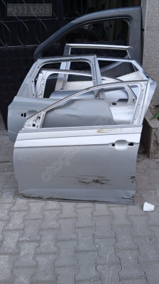 VOLKSWAGEN POLO ORJİNAL ÇIKMA SOL ÖN KAPI