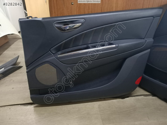 Lancia Delta çıkma sağ arka kapı döşemesi ve iç açma kolu