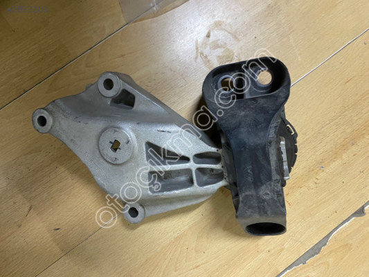 Clio 5 sağ motor takoz 112323904r