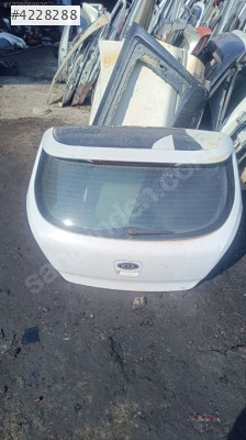 Kia Kia proceed bagaj kapağı ve camu