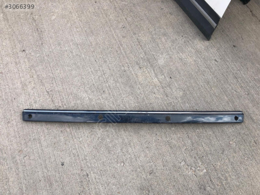MERCEDES C SERİ W203 ARKA TAMPON ORTA KAPLAMASI A2038852921