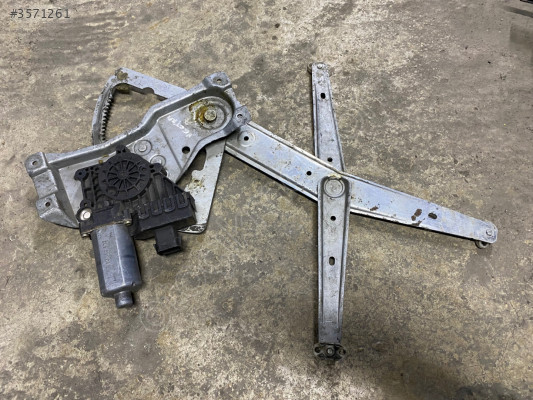 OPEL ASTRA F SAĞ ÖN CAM KRİKOSU ÇIKMA 90560430 CANCAN OPEL
