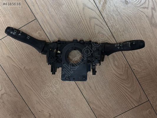 Renault EXPRESS SİNYAL KOLU