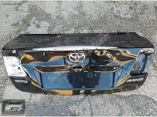 Toyota Avensis bagaj kapağı