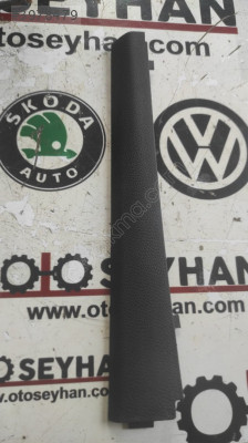 1K0868223A Golf 6 göğüs sağ yan kaplaması