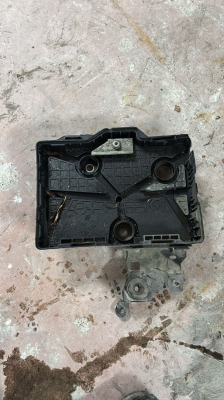 RENAULT CLİO 4 - Akü Alt plastiği