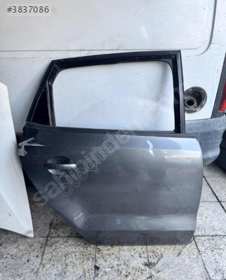 VOLKSWAGEN POLO 2016 SAĞ ARKA KAPI DOLU EYUPCAN OTO'DA