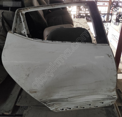 RENAULT CLİO 4  SAĞ ARKA KAPI 2012 2020 ORJİNAL ÇIKMA PARÇA