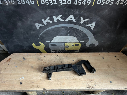 8200029977 Megane 1 Sağ ön Cam Tespit Aparatı Orjinal Çıkma