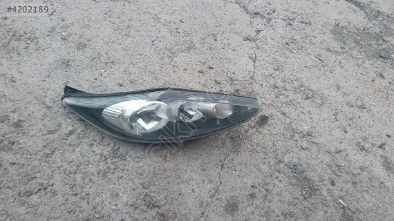FORD FİESTA SAĞ ÖN FAR ÇIKMA ORJİNAL