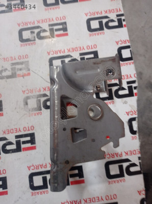 Opel İnsignia Orta Konsol - Alt Braket - 13268804