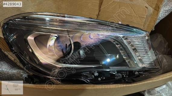 MERCEDES CLA SAĞ FAR W117 KASA