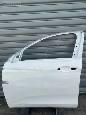 Fiat Egea sol ön kapı adetli mevcuttur