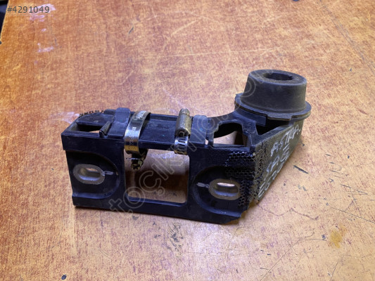 OPEL ASTRA K SAĞ EGZOZ SUSTURUCU SABİTLEME BRAKETİ ÇIKMA 39112927