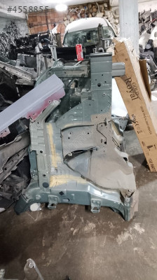 RENAULT SPRİNG SAĞ SAŞİ ÇEYREK