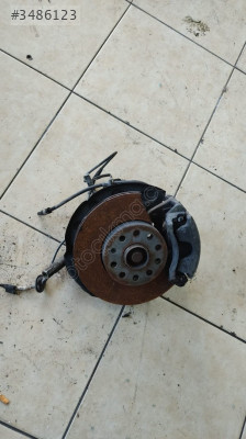 AUDİ A3 SAĞ ÖN TAŞIYICI