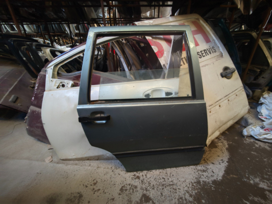FIAT UNO SAĞ ÖN KAPI