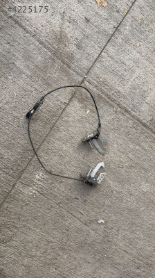 BMW 5 SERİ F10 F11 KAPUT KILIT MANDALI 718376409