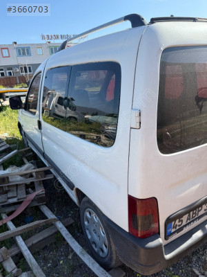 PEJO PARTNER SOL ARKA ÇEYREK