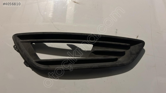 Ford Focus sağ sis farı çerçevesi F1EB-15A298-A