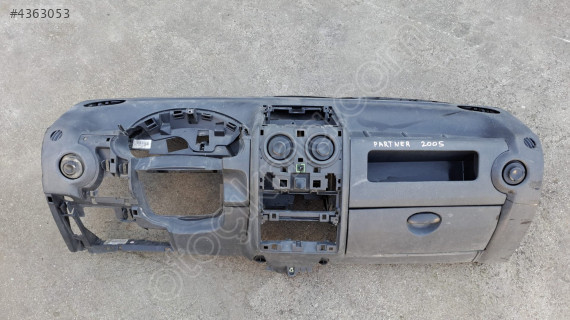 peugeot partner 2005 çıkma orjinal boş göğüs/torpido (son fiyat)