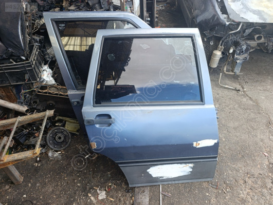 Fiat UNO  sağ arka kapı