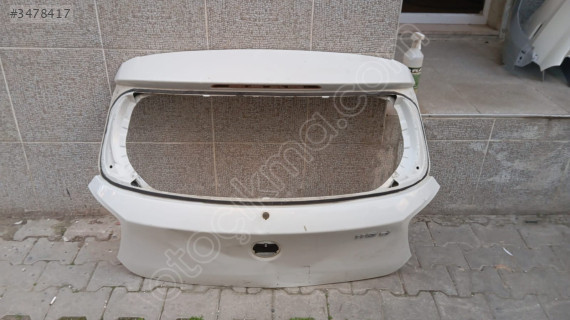 BMW 1 SERİSİ ORJİNAL ÇIKMA BAGAJ KAPAĞI