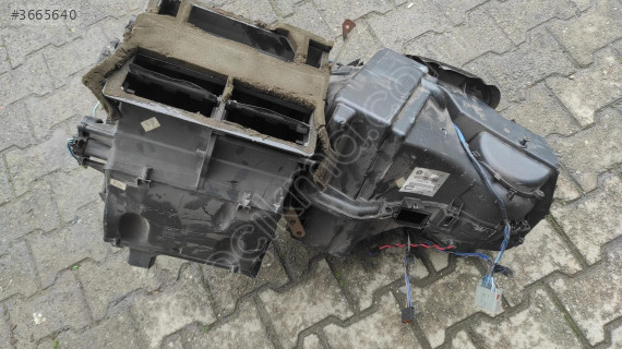 GRAND VOYAGER KALORİFER KUTUSU P05005113AF