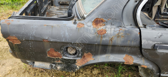 BMW E30 SAĞ ARKA ÇAMURLUK