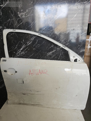 VOLKSWAGEN JETTA SAĞ ÖN KAPI 5C6831056