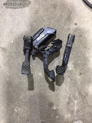 2005 VW POLO 1.4 DİZEL GAZ PEDALI DEBRİYAJ FREN KOLU