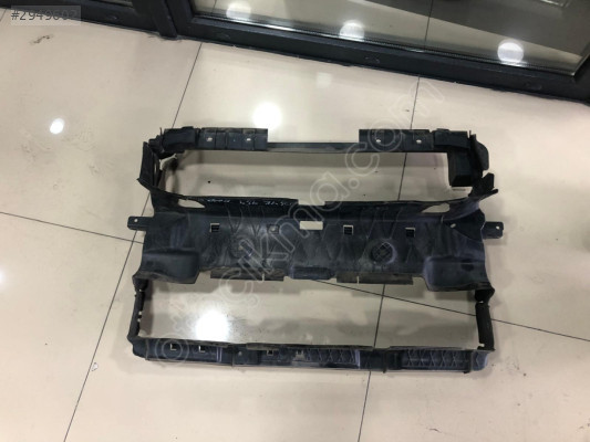 BMW 3 SERİ G20 ÜST RADYATÖR HAVA KANALI 51747455961