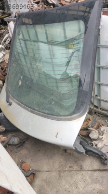 Renault Laguna bir bagaj camı