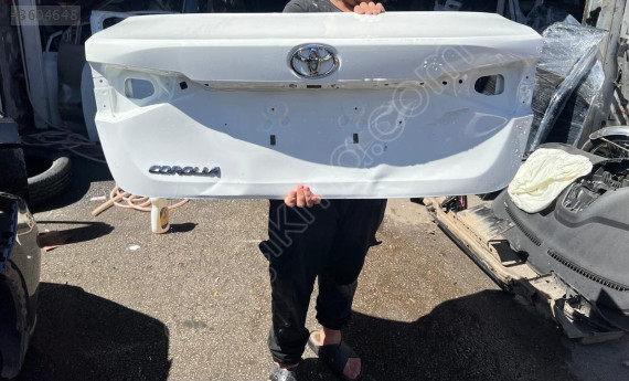 2019/2024 TOYOTA COROLLA BEYAZ BAGAJ KAPAĞI ORJINAL GÖÇÜKLÜK