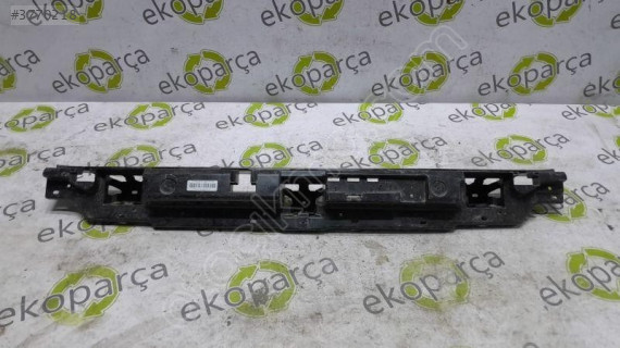 BMW 7 SERİSİ 2023 2025 G70 ARKA TAMPON BRAKETİ 51129464128