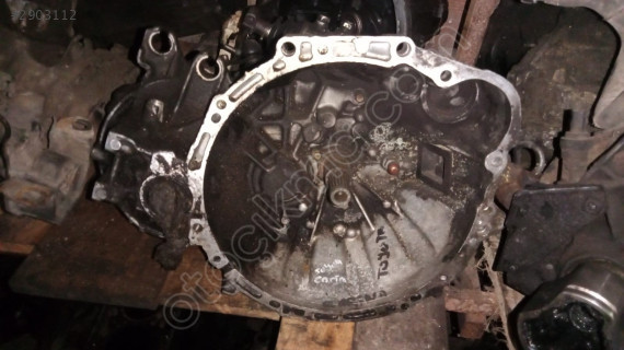 Toyota carina manuel  şanzıman 2.0 benzinli yedek parça