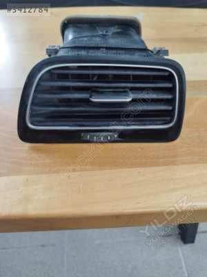Volswagen Golf7 Sağ Havalandırma Izgarası 5G1819248B
