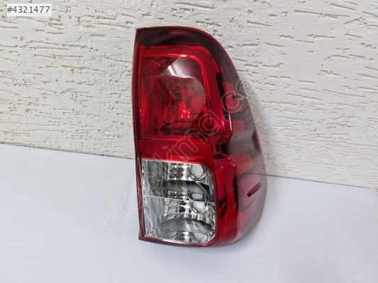 TOYOTA HİLUX SAĞ ARKA STOP LAMBASI SIFIR 2015-2020