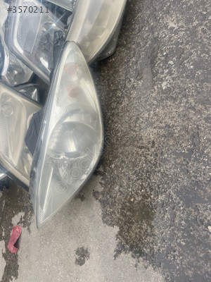Hyundai İ20 sol ön far