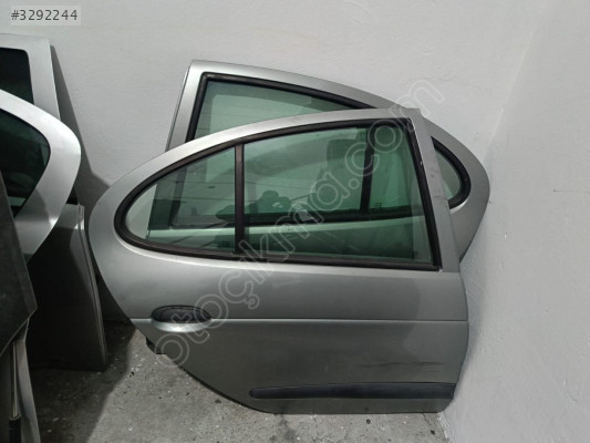Renault Megane 1 sağ arka kapı orijinal