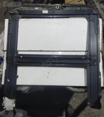 VOLKSWAGEN JETTA PANAROMİK TAVAN (SUNROOF)ÇERÇEVESİ 5C6877041G