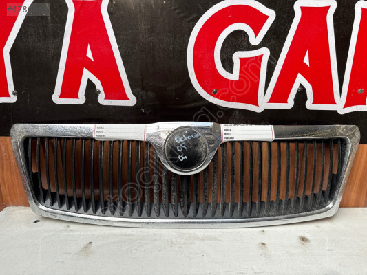 Skoda Octavia ön panjur oem 1z0 853 668 2004 2008