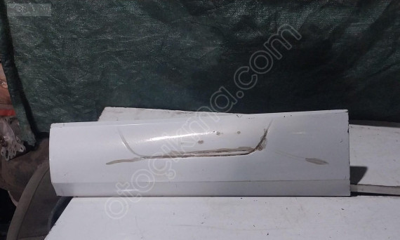 8U0853970D orj 11-16 audi Q3 sağ arka kapı bandı