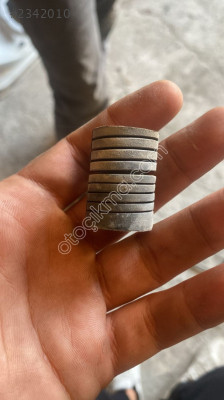 toyota yaris motor kaput ayar lastiği