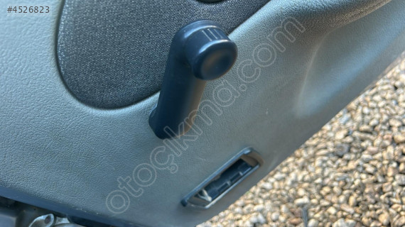 Clio 2 arka kapı cam indirme kolu