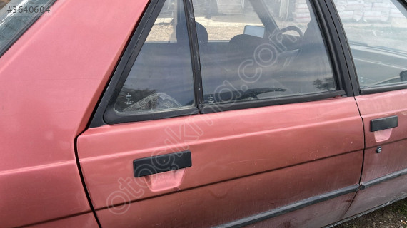 Renault9 Broadway (1991-1995) model 1.4 benzinli sağ arka kapı